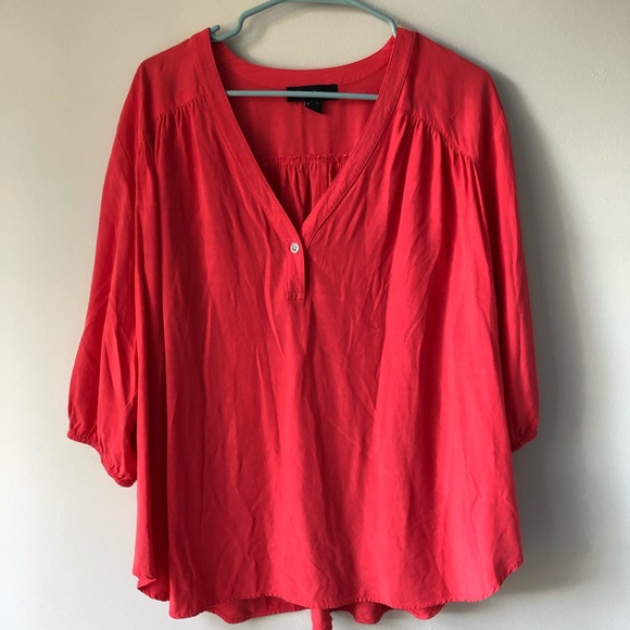 Karen Kane Tops - Karen Kane V neck button top Sz 1X